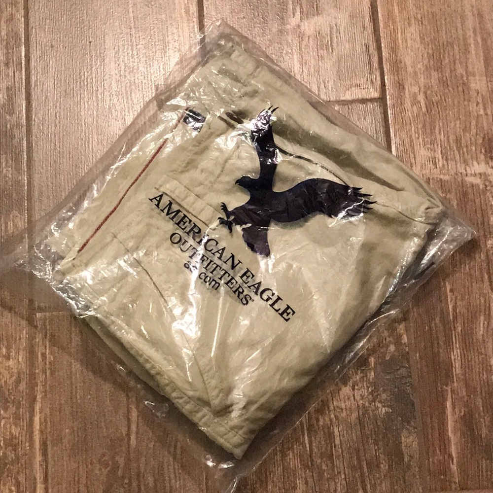 Men’s American eagle cargo shorts 32